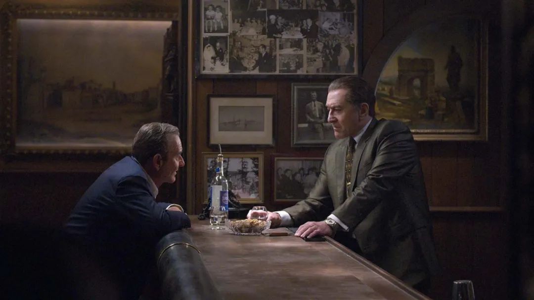 从黑帮电影《爱尔兰人》中,学习最“帮派”的美式搭配