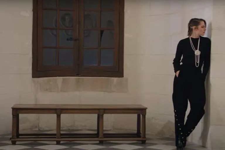 时装秀|超级头排客坐享一人城堡大秀 香奈儿2020/21高级手工坊