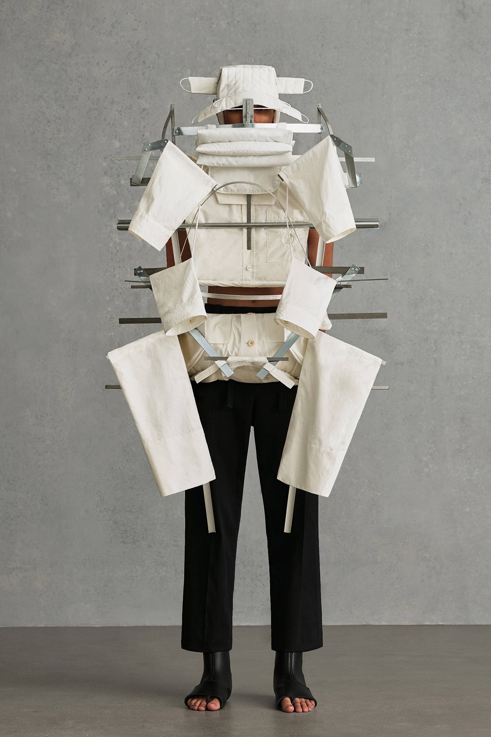 “雕塑”穿上身，天马行空的噱头还是“鬼才”设计师的杰作？